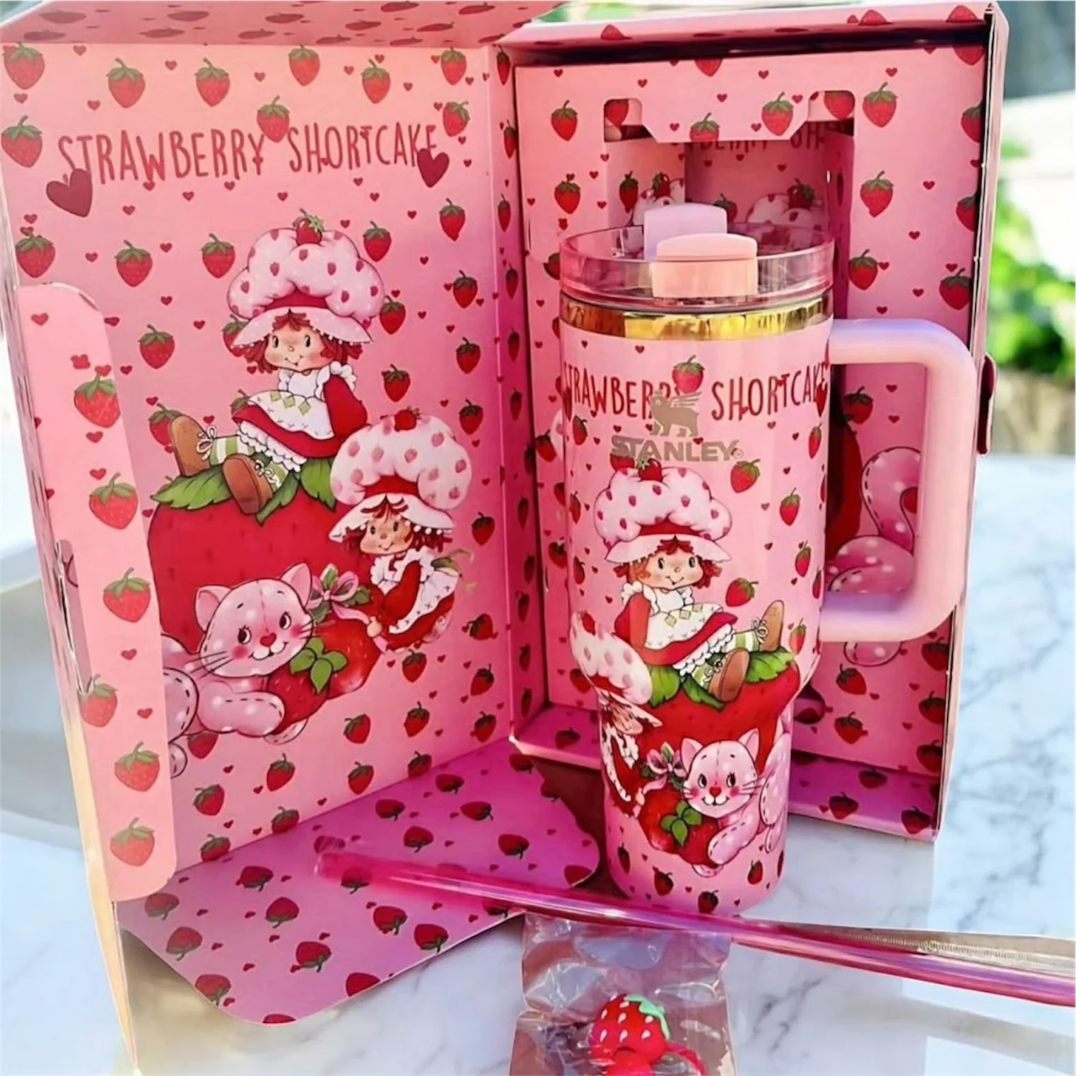 dukaflag® Strawberry Shortcake 40oz Tumbler